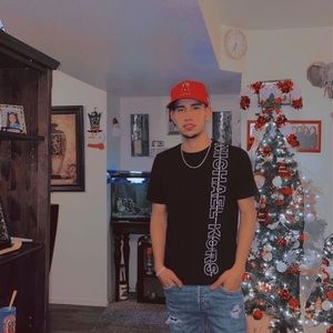 Meet your Posher, Leonel